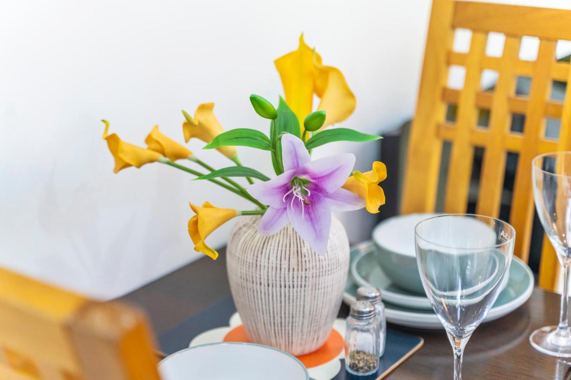 Exquisite 2-Bedroom Penthouse-Sleeps 7-Free Parking With Workstations & High-Speed Wifi เบอร์มิงแฮม ภายนอก รูปภาพ